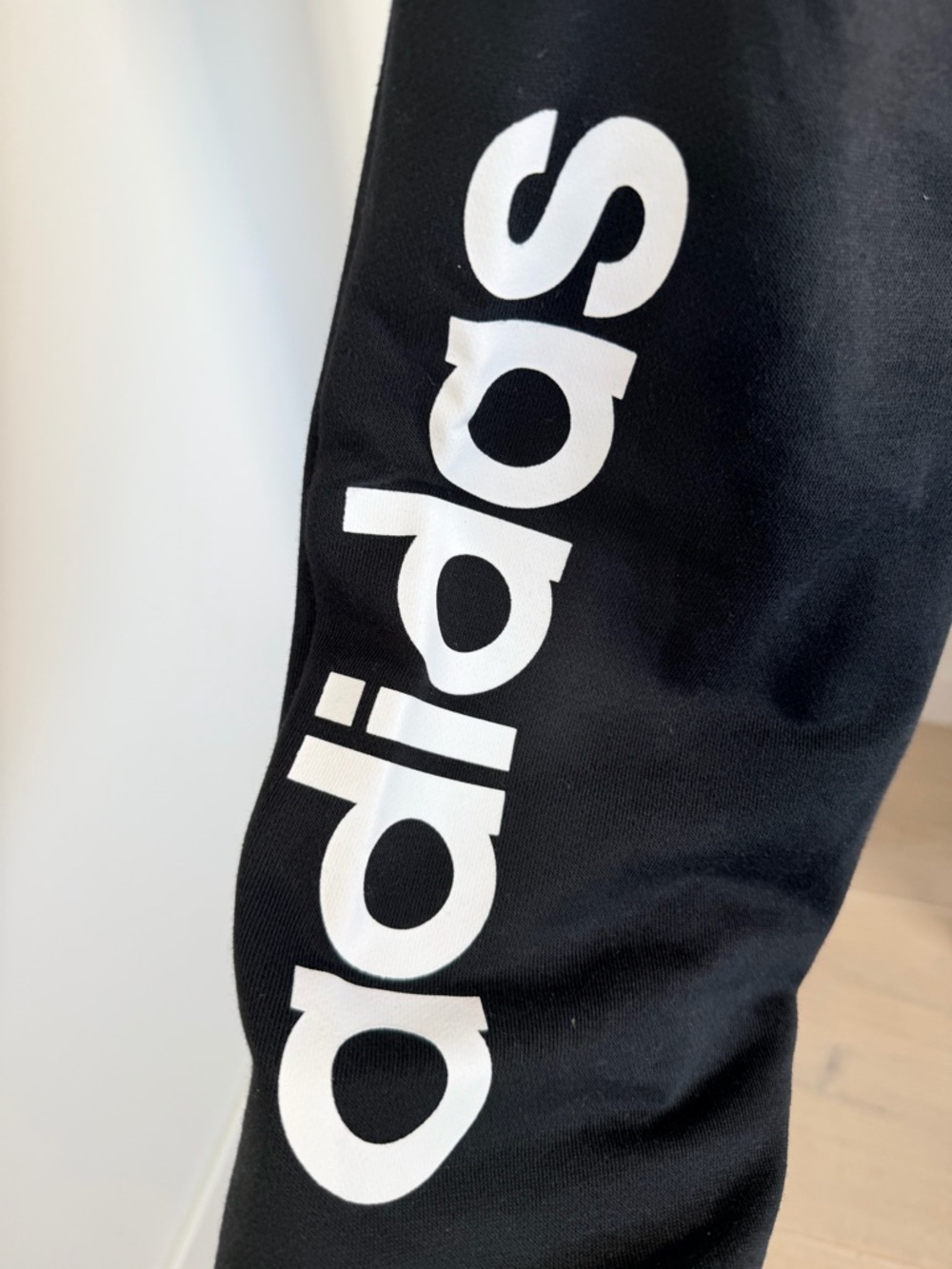 adidas Logo Joggers Black Medium Like New - Picture 7 of 8